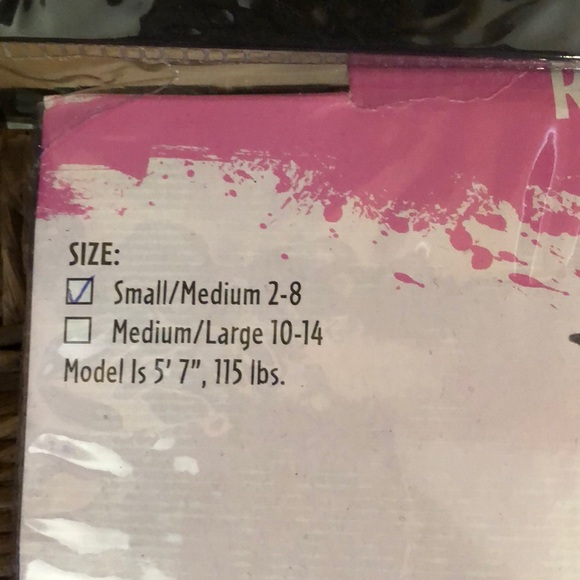 woman Ruffle Witch costume in black and cooper - Picture 3 of 5